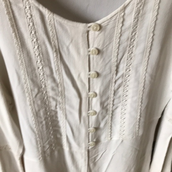 Vintage  white long sleeve blouse . - Picture 3 of 4